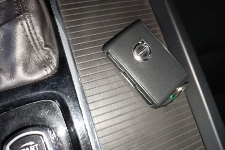 Used Volvo XC60 2019 T5 4x4 Smart Edition China V Standard Vehicle Key
