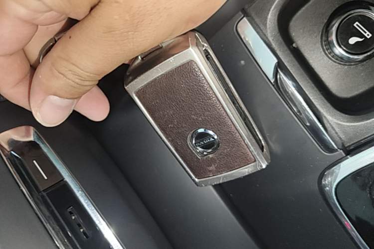 Used Volvo XC60 2019 T5 4x4 Smart Edition China V Standard Vehicle Key