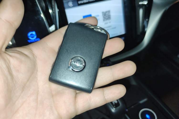 Used Volvo XC60 2019 T5 4x4 Zhiyuan Edition China VI Standard Vehicle Key