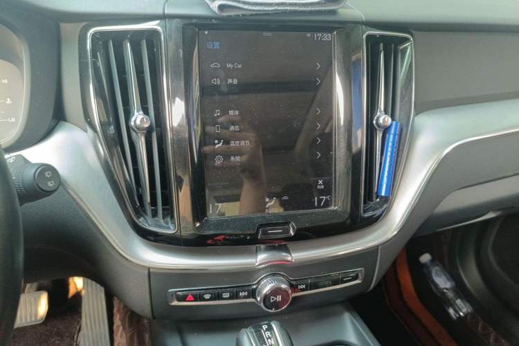 Used Volvo XC60 2019 T5 4x4 Smart Edition China V Standard Audio And AC Panel