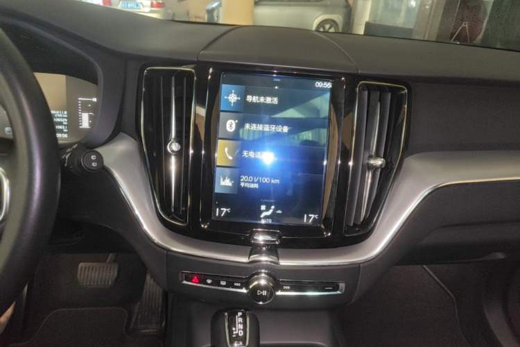 Used Volvo XC60 2019 T5 4x4 Smart Edition China VI Standard Audio And AC Panel