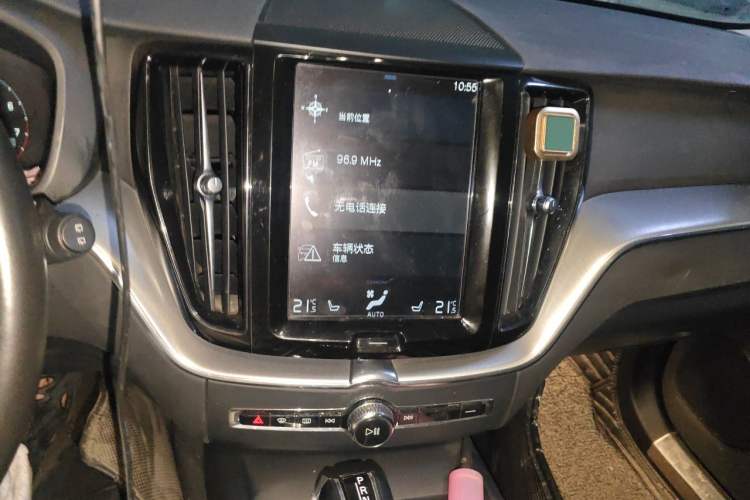 Used Volvo XC60 2019 T5 4x4 Smart Edition China V Standard Audio And AC Panel