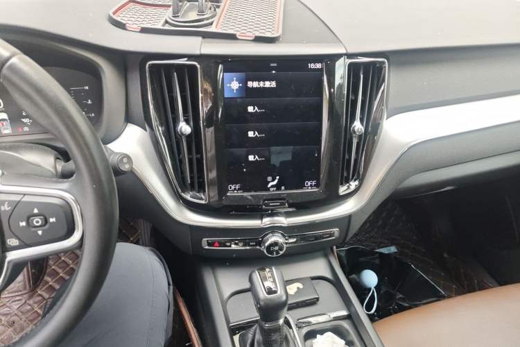 Used Volvo XC60 2019 T5 4x4 Smart Edition China V Standard Audio And AC Panel