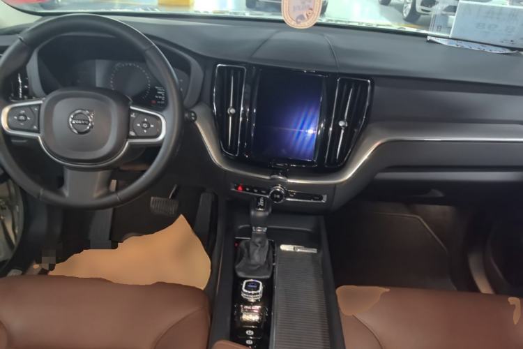 Used Volvo XC60 2019 T5 4x4 Smart Edition China V Standard Center Console