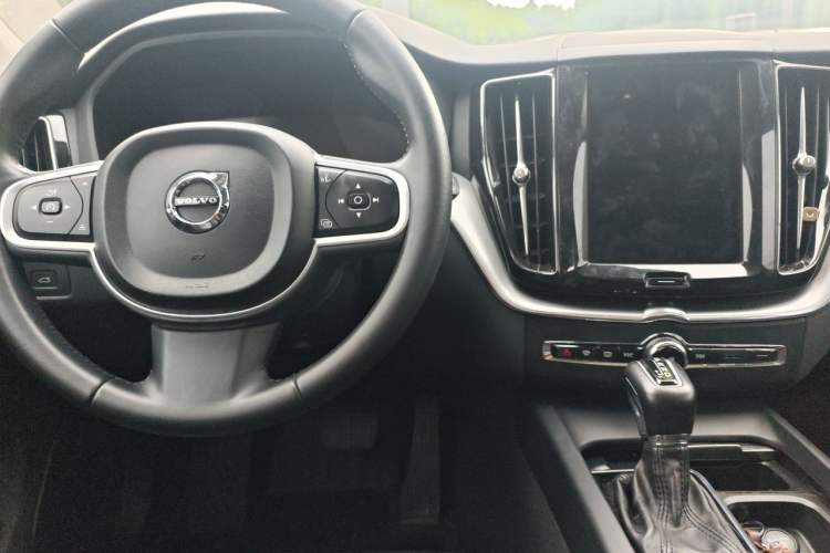 Used Volvo XC60 2019 T5 4x4 Smart Edition China V Standard Center Console