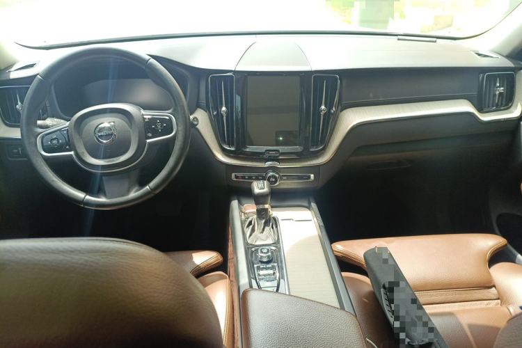 Used Volvo XC60 2019 T5 4x4 Zhiya Luxury Edition China V Standard Center Console