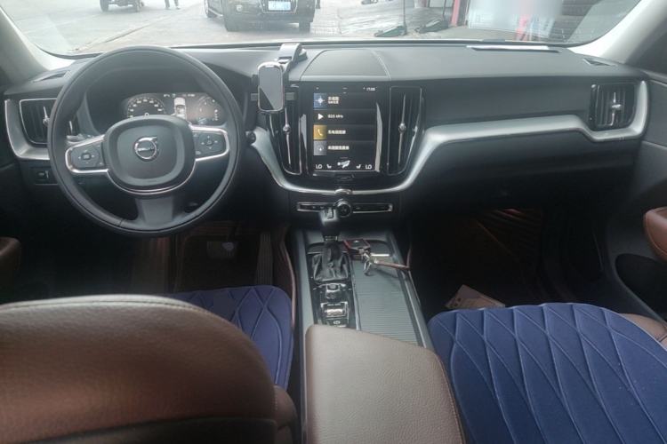 Used Volvo XC60 2019 T5 4x4 Smart Edition China V Standard Center Console