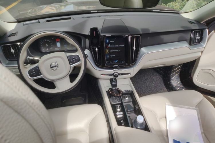 Used Volvo XC60 2019 T5 4x4 Smart Edition China V Standard Center Console