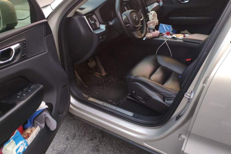 Used Volvo XC60 2019 T5 4x4 Smart Edition China V Standard Driver Seat