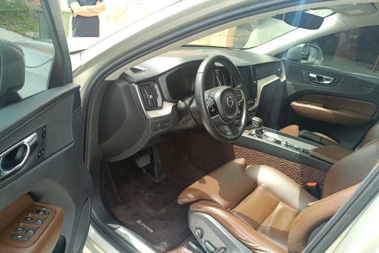 Used Volvo XC60 2019 T5 4x4 Zhiya Luxury Edition China V Standard Driver Seat