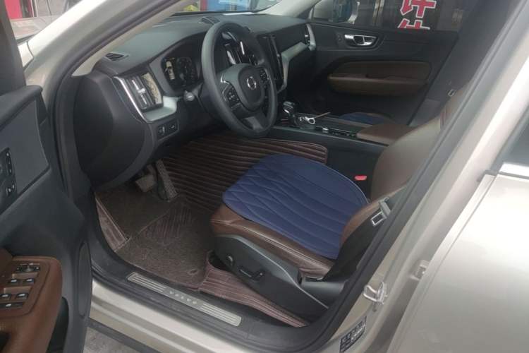 Used Volvo XC60 2019 T5 4x4 Smart Edition China V Standard Driver Seat