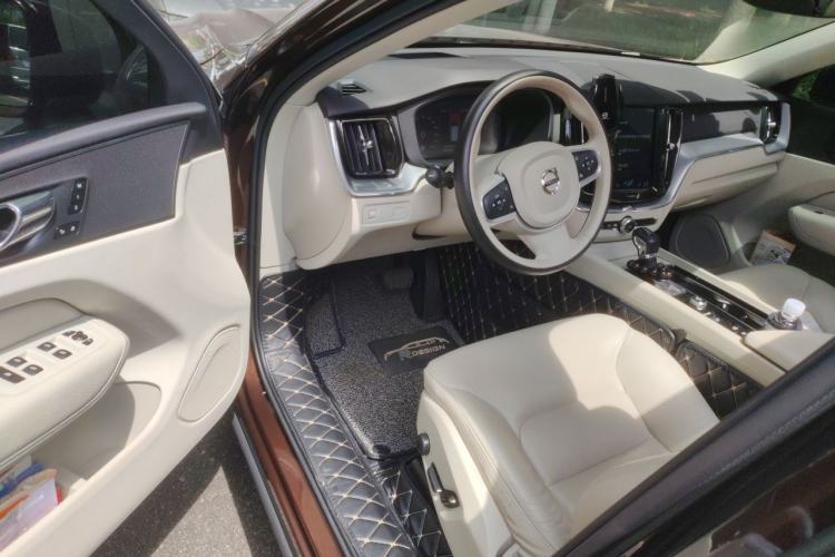Used Volvo XC60 2019 T5 4x4 Smart Edition China V Standard Driver Seat