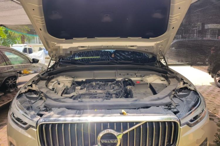 Used Volvo XC60 2019 T5 4x4 Smart Edition China VI Standard Engine Bay