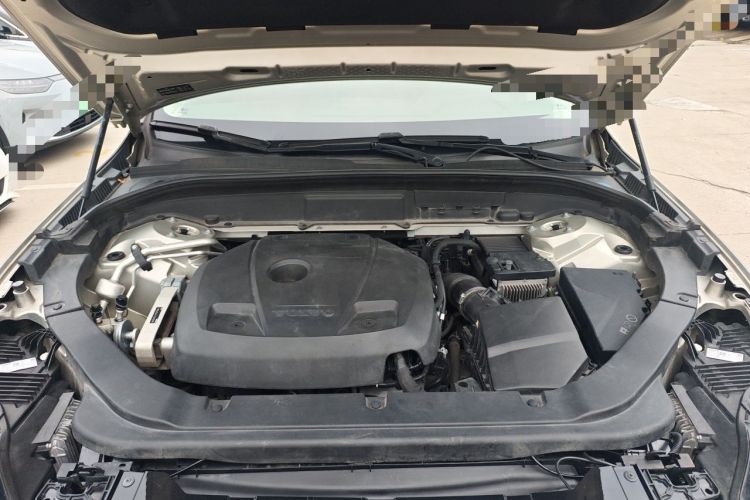 Used Volvo XC60 2019 T5 4x4 Smart Edition China V Standard Engine Bay