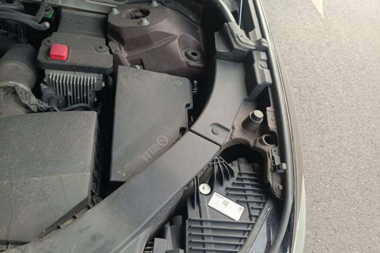 Used Volvo XC60 2019 T5 4x4 Smart Edition China V Standard Engine Bay Left