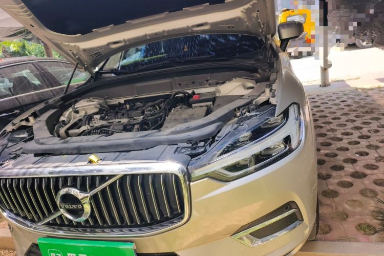 Used Volvo XC60 2019 T5 4x4 Smart Edition China VI Standard Engine Bay Left