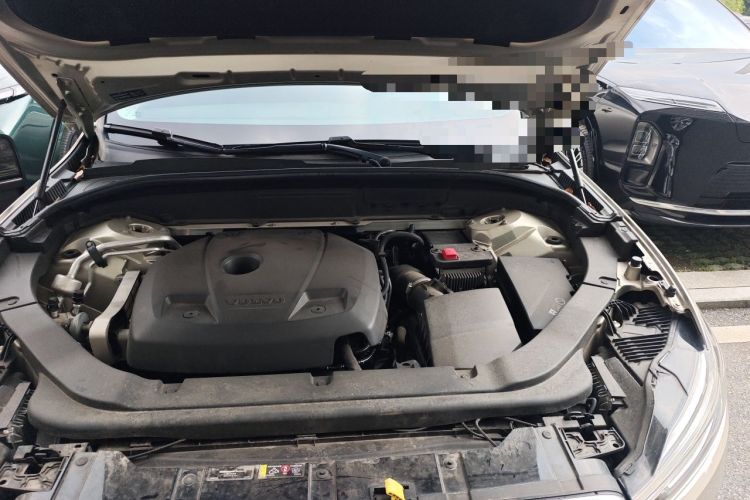 Used Volvo XC60 2019 T5 4x4 Smart Edition China V Standard Engine Bay Left
