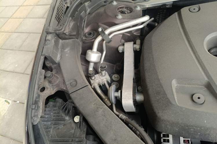 Used Volvo XC60 2019 T5 4x4 Smart Edition China V Standard Engine Bay Right