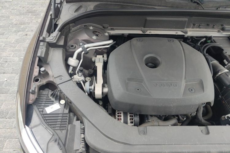 Used Volvo XC60 2019 T5 4x4 Smart Edition China V Standard Engine Bay Right