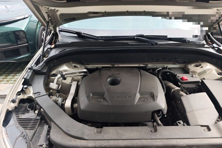 Used Volvo XC60 2019 T5 4x4 Smart Edition China V Standard Engine Bay Right