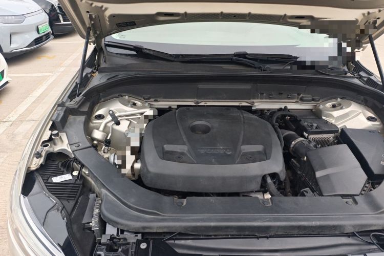 Used Volvo XC60 2019 T5 4x4 Smart Edition China V Standard Engine Bay Right
