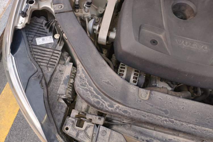 Used Volvo XC60 2019 T5 4x4 Smart Edition China V Standard Engine Bay Right