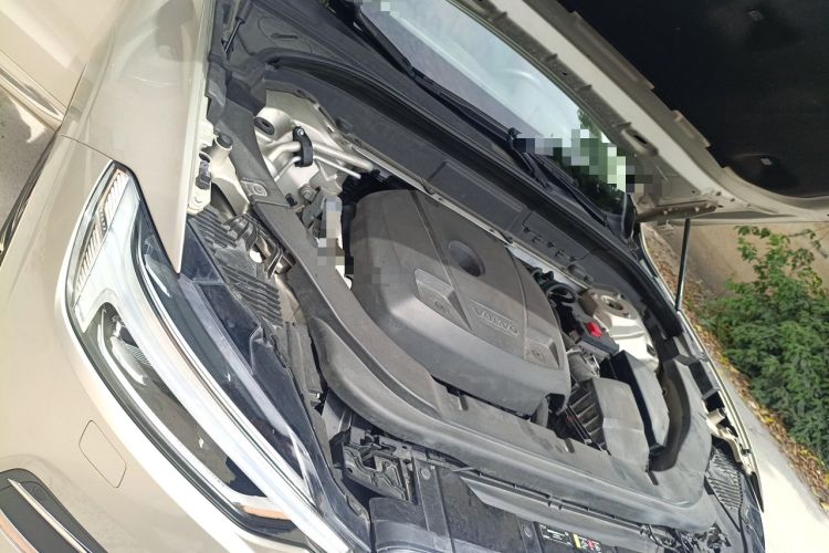 Used Volvo XC60 2019 T5 4x4 Zhiya Luxury Edition China V Standard Engine Bay Right