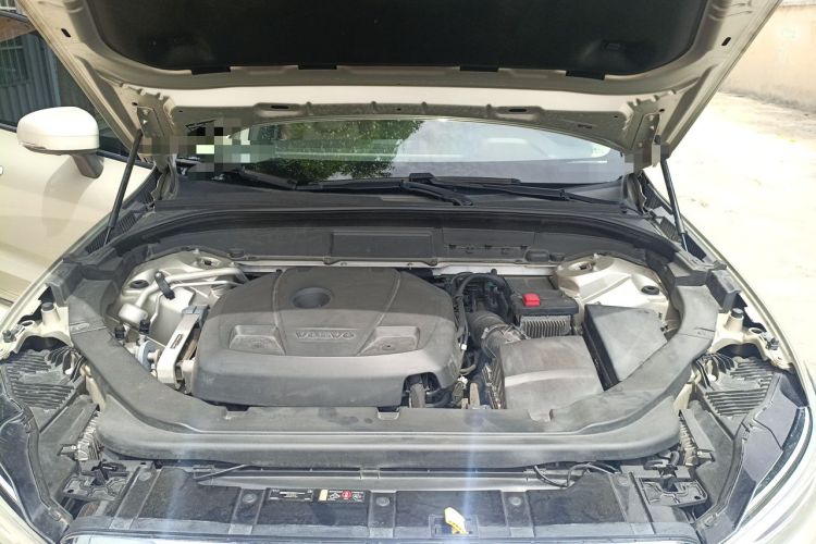 Used Volvo XC60 2019 T5 4x4 Zhiya Luxury Edition China V Standard Engine Bay