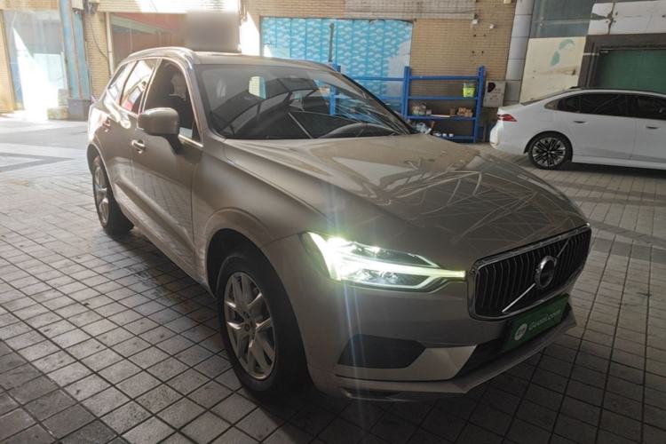 Used Volvo XC60 2019 T5 4x4 Smart Edition China VI Standard Exterior 1