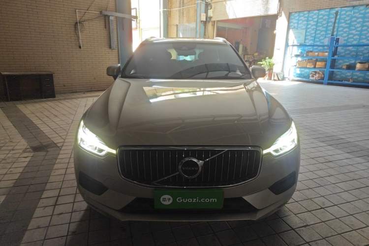 Used Volvo XC60 2019 T5 4x4 Smart Edition China VI Standard Front