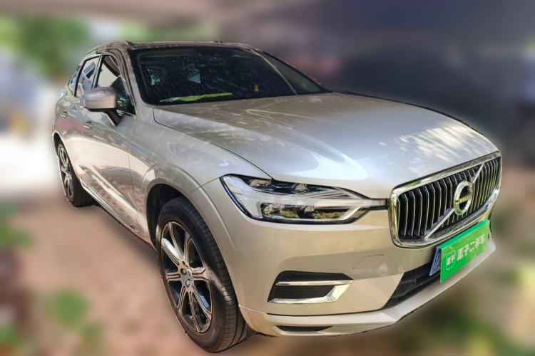 Used Volvo XC60 2019 T5 4x4 Smart Edition China VI Standard Front Right 45 Deg