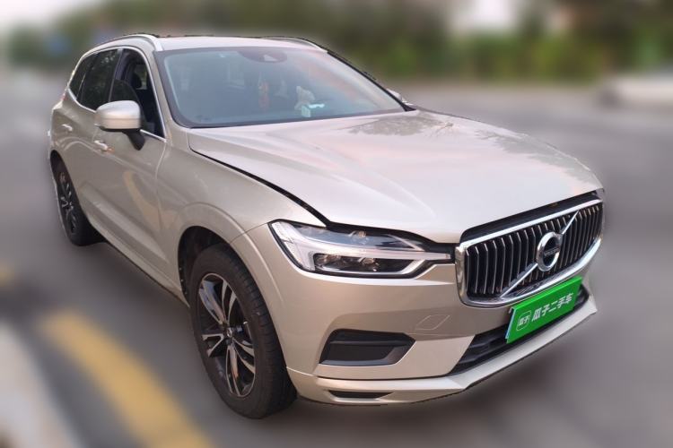 Used Volvo XC60 2019 T5 4x4 Smart Edition China V Standard Front Right 45 Deg