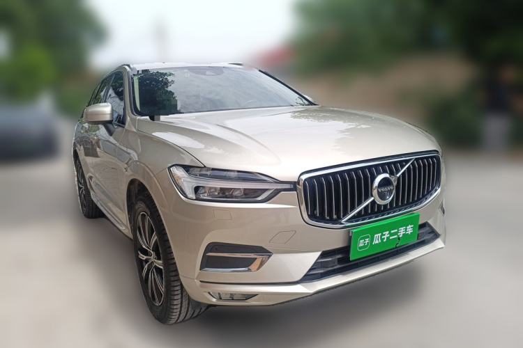 Used Volvo XC60 2019 T5 4x4 Zhiya Luxury Edition China V Standard Front Right 45 Deg