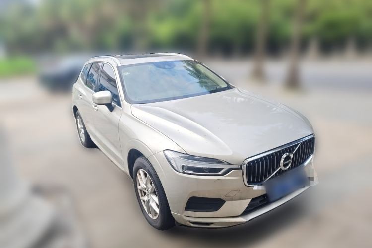 Used Volvo XC60 2019 T5 4x4 Smart Edition China V Standard Front Right 45 Deg