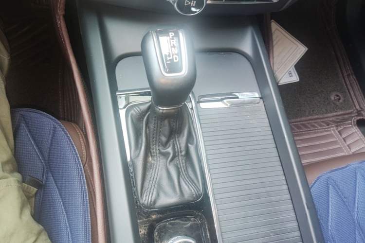 Used Volvo XC60 2019 T5 4x4 Smart Edition China V Standard Gear Lever