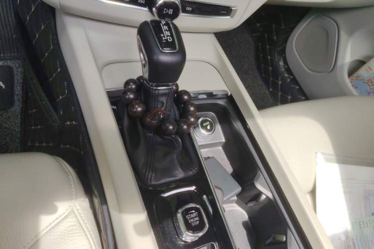 Used Volvo XC60 2019 T5 4x4 Smart Edition China V Standard Gear Lever
