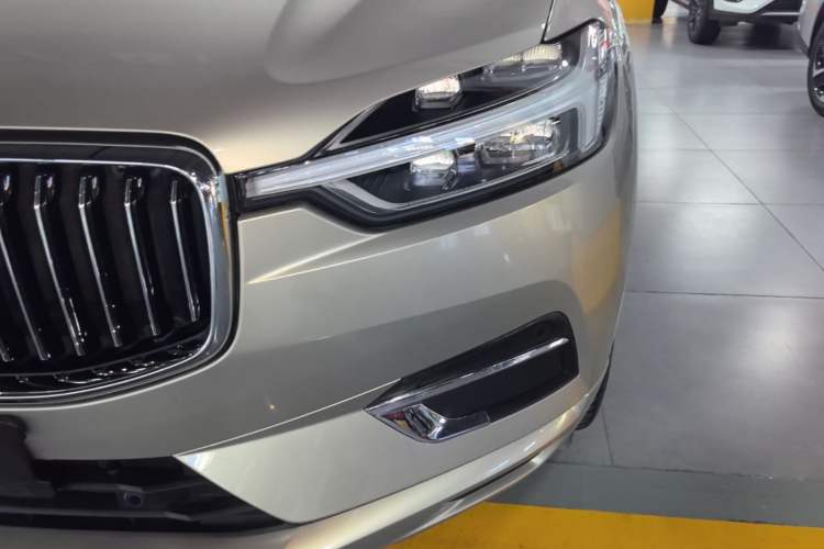 Used Volvo XC60 2019 T5 4x4 Smart Edition China V Standard Left Front Headlight