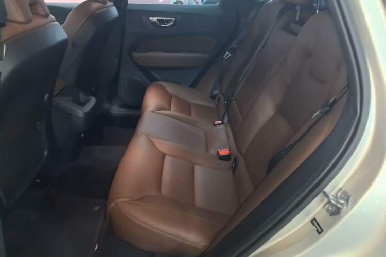 Used Volvo XC60 2019 T5 4x4 Smart Edition China V Standard Left Rear Seat