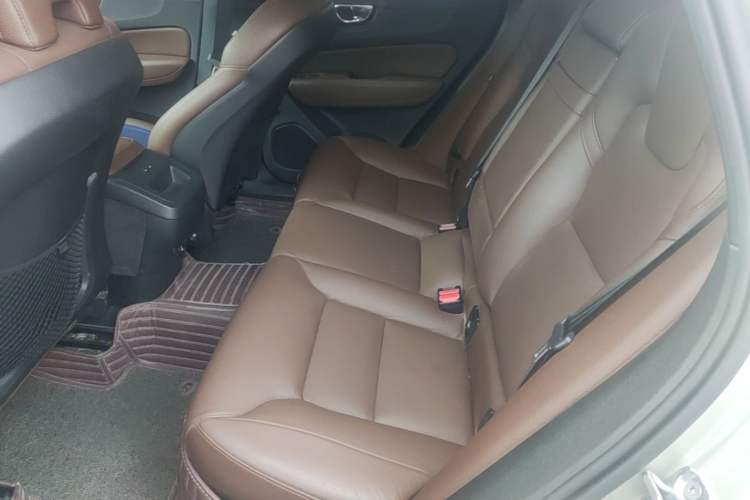 Used Volvo XC60 2019 T5 4x4 Smart Edition China V Standard Left Rear Seat