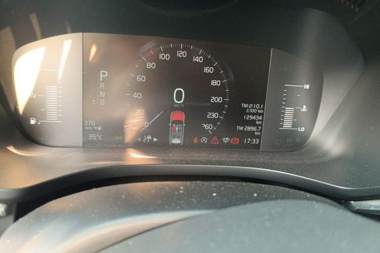 Used Volvo XC60 2019 T5 4x4 Smart Edition China V Standard Odometer Close Up