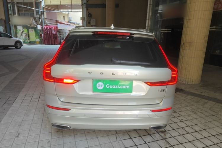 Used Volvo XC60 2019 T5 4x4 Smart Edition China VI Standard Rear