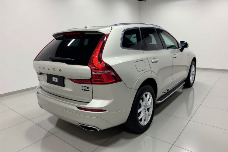 Used Volvo XC60 2019 T5 4x4 Smart Edition China V Standard Rear Right 45 Deg
