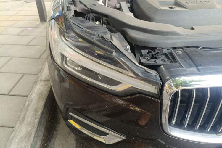 Used Volvo XC60 2019 T5 4x4 Smart Edition China V Standard Right Front Headlight