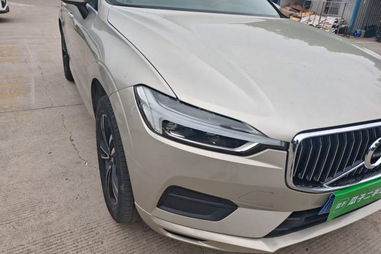 Used Volvo XC60 2019 T5 4x4 Smart Edition China V Standard Right Front Headlight