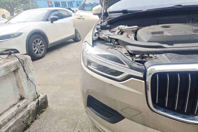 Used Volvo XC60 2019 T5 4x4 Smart Edition China V Standard Right Front Headlight