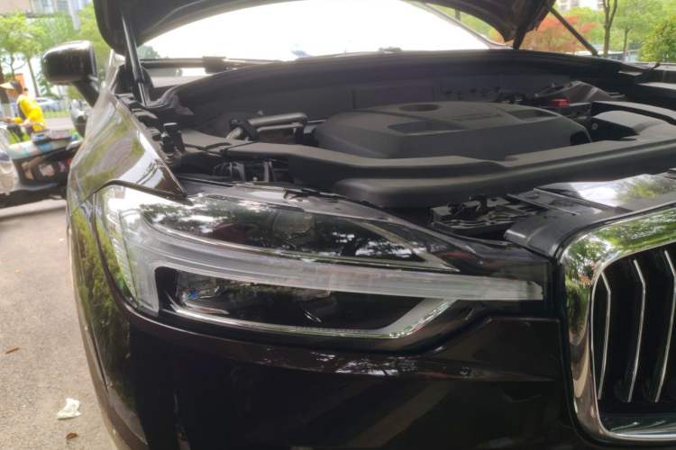 Used Volvo XC60 2019 T5 4x4 Smart Edition China V Standard Right Front Headlight