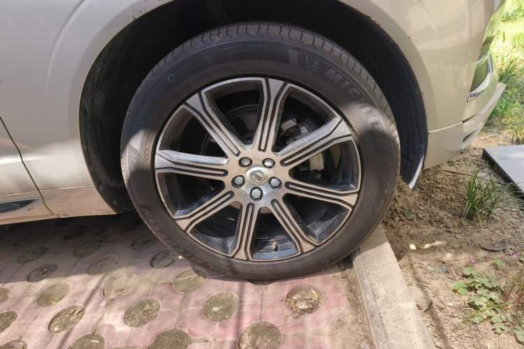Used Volvo XC60 2019 T5 4x4 Smart Edition China VI Standard Right Front Wheel Hub