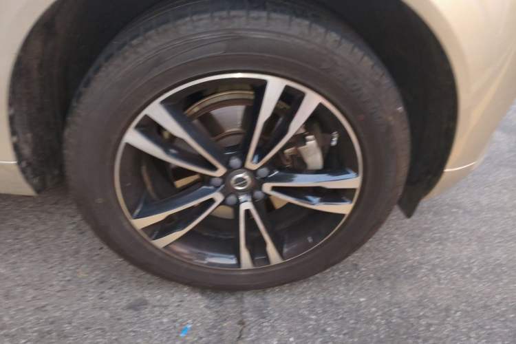 Used Volvo XC60 2019 T5 4x4 Smart Edition China V Standard Right Front Wheel Hub