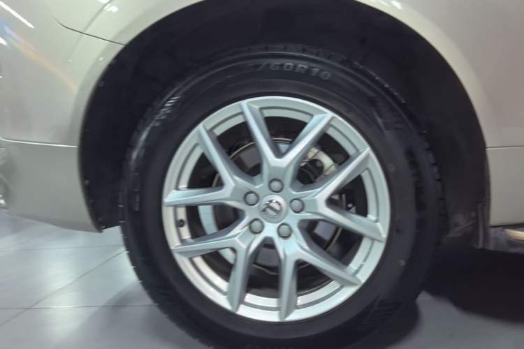 Used Volvo XC60 2019 T5 4x4 Smart Edition China V Standard Right Rear Wheel Hub