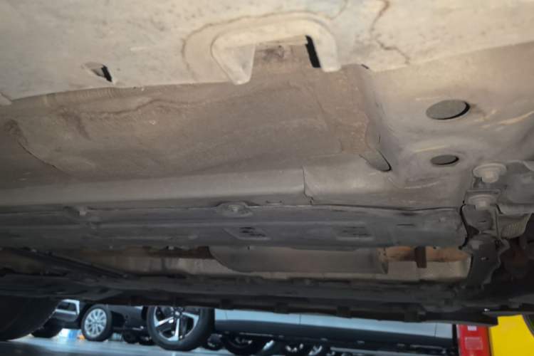 Used Volvo XC60 2019 T5 4x4 Smart Edition China V Standard Right Side Sill
